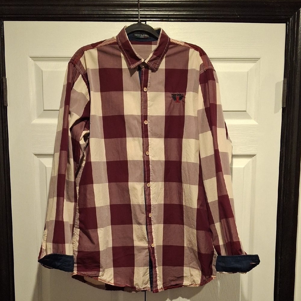 Hollister Men's Maroon and Cream Plaid Shirt